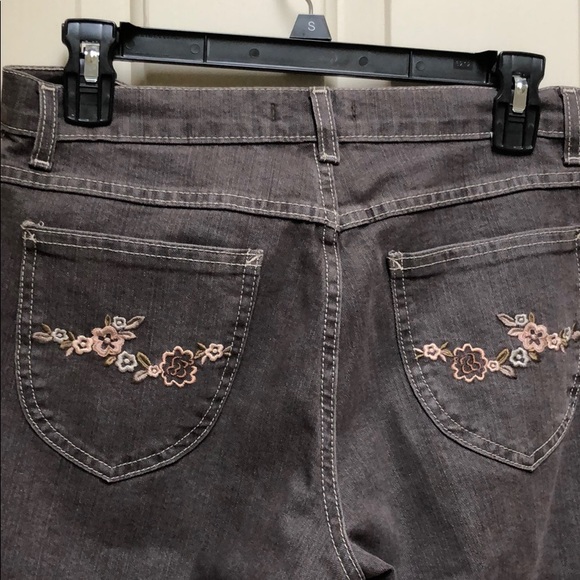 Bootcut Jean - Picture 3 of 4